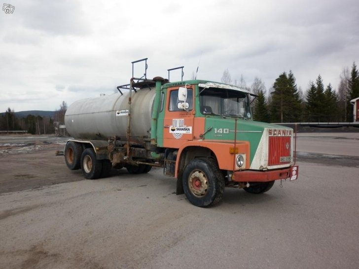 Scania 140 tankbil.jpg