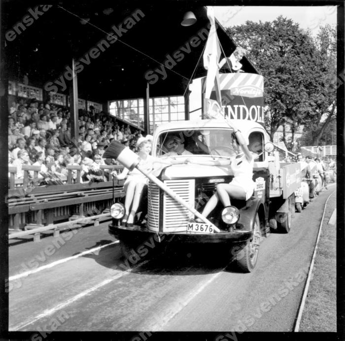 SDS Malmö - M3676 - Hotchkiss PL20 - 1953 - Ch # 20259 - Nordsjö - Jobbiaden Malmö 1955 - 00804554.JPG