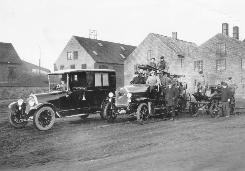 Höganäs Borgarbrandkår 1924 - Fordonspark.JPG
