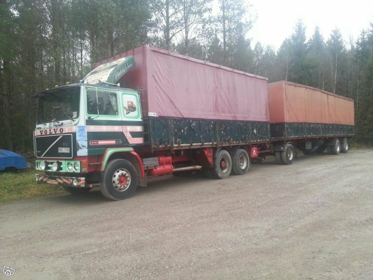 Volvo F12 med släp.jpg