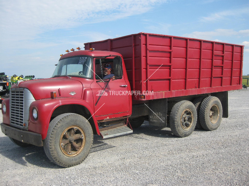 IH Loadstar 1600 Boggi - 1967 - Ch # 416060-H953943 - Holgate OH - 01.JPG