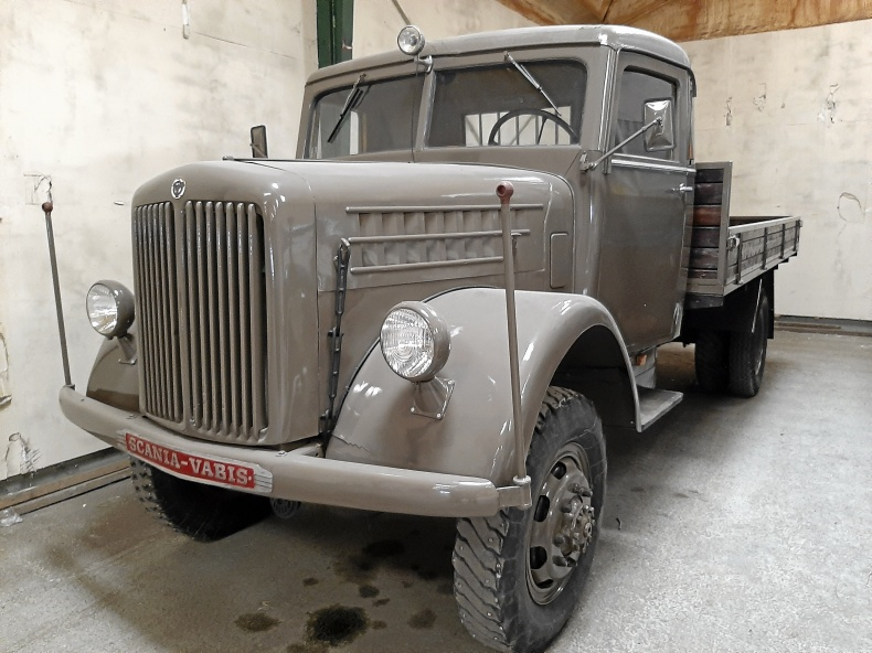 Scania-Vabis F12 - 1946 - BRC407 - Ch # 75515 - Skurup.JPG