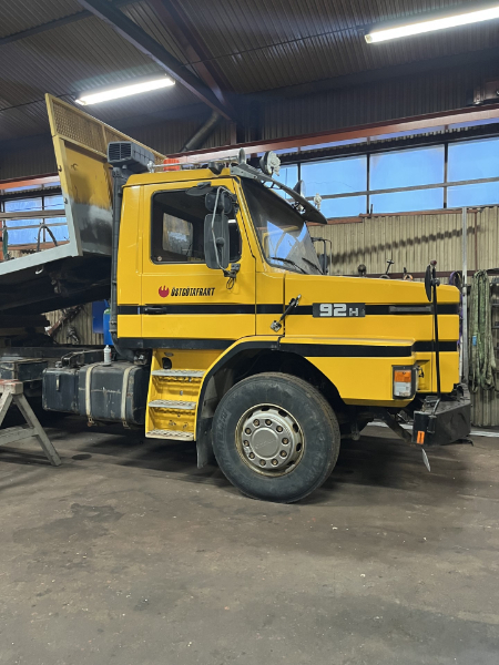 Scania 92H hytt.jpg