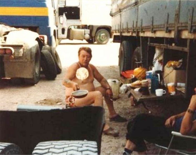 grabbarna laver pandekager.jpg