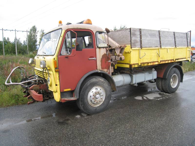 Volvo F85.JPG